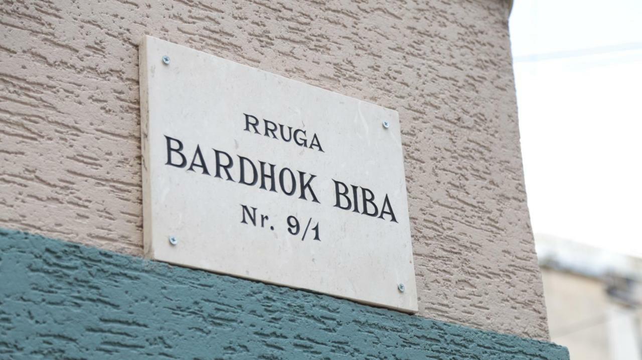 ホテル Bujtina Shqiptare ティラナ エクステリア 写真